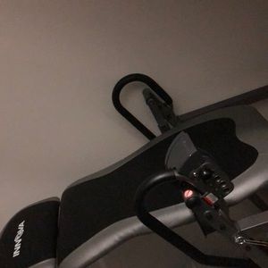 A hang upside down board